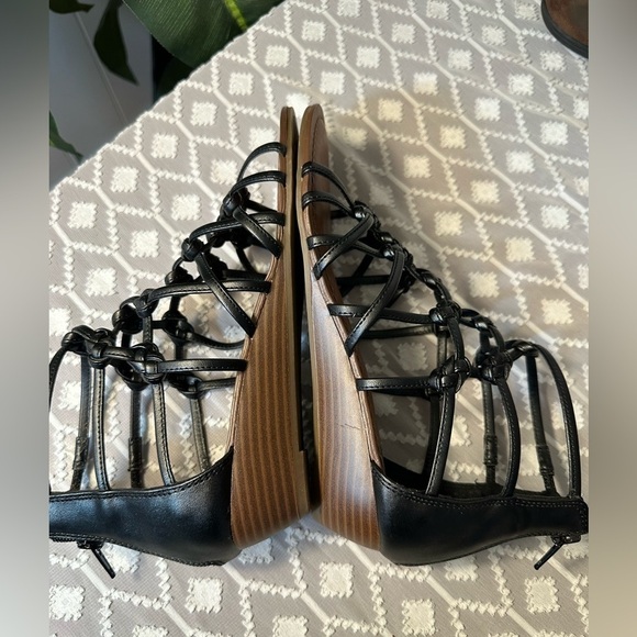 Fergalicious Black Garnett Sandals Women’s Size 6.5 - Picture 4 of 8